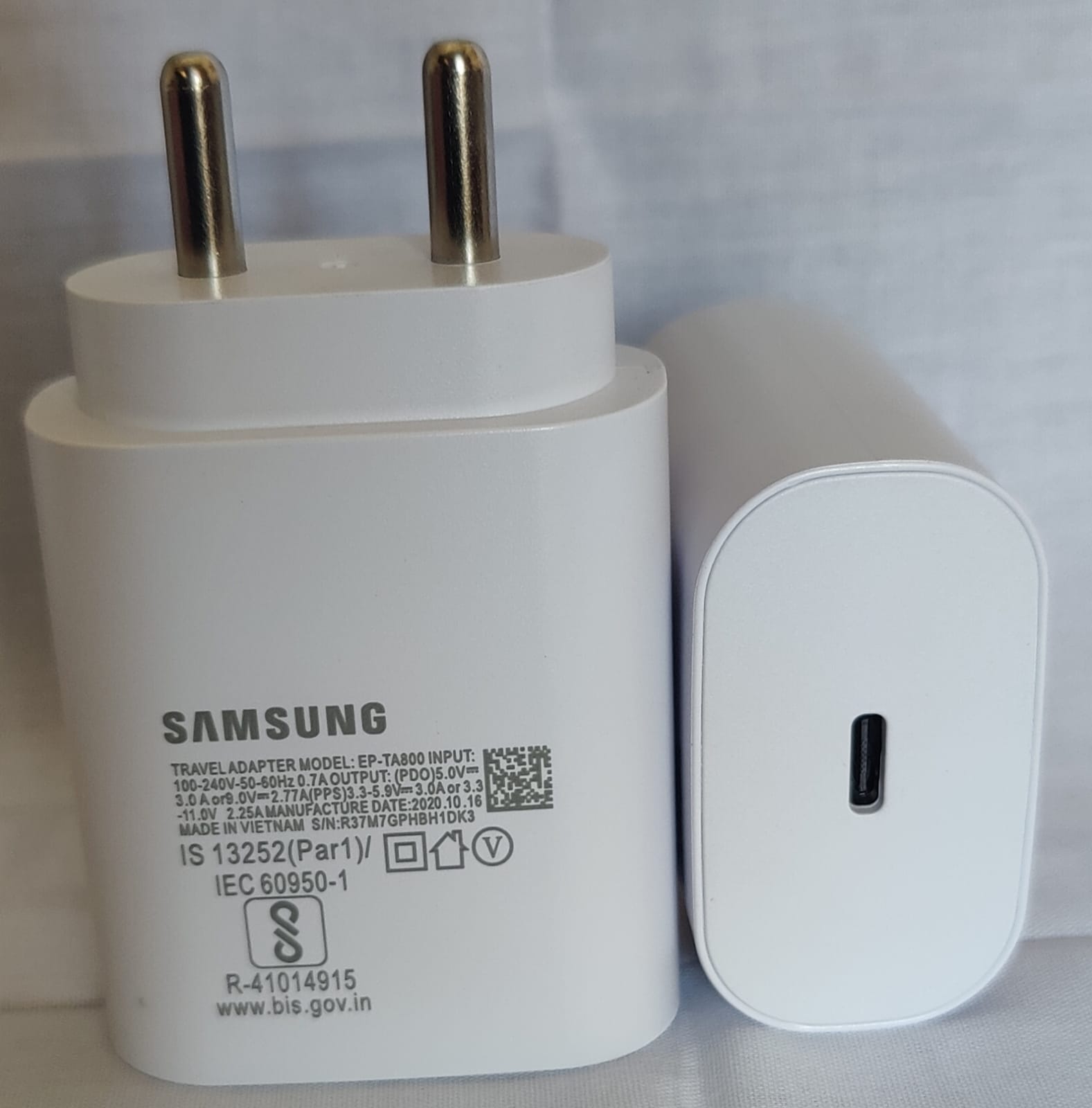 Samsung M14 25W Type-C To Type-C Adaptive Fast Mobile Charger With
